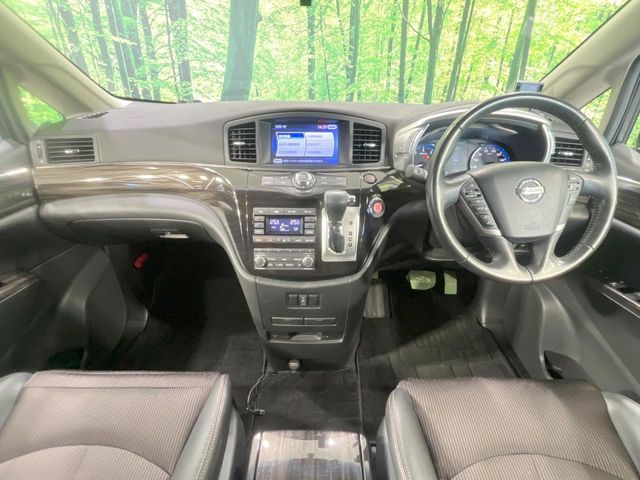 NISSAN ELGRAND  4WD 2014