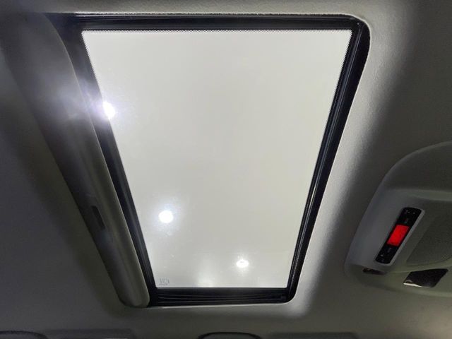 NISSAN ELGRAND  4WD 2014