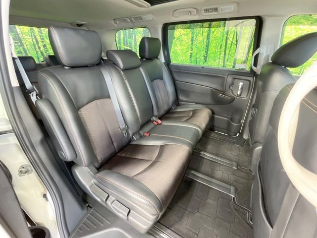 NISSAN ELGRAND  4WD 2014