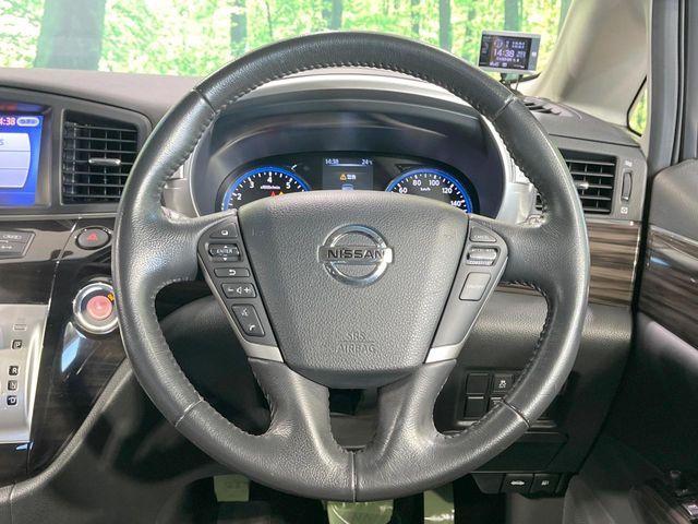 NISSAN ELGRAND  4WD 2014