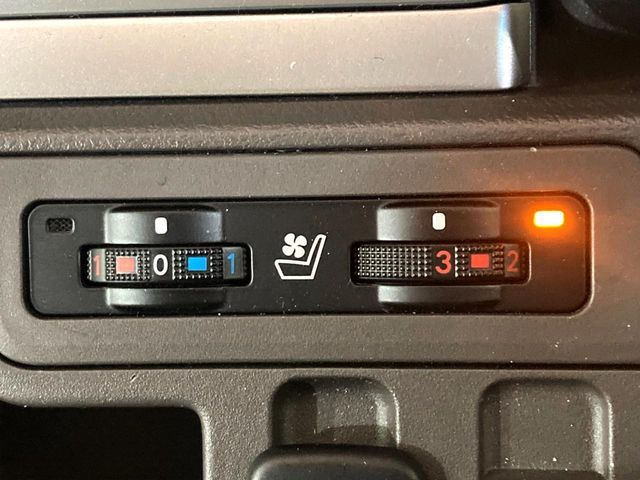 TOYOTA LANDCRUISER PRADO 2023