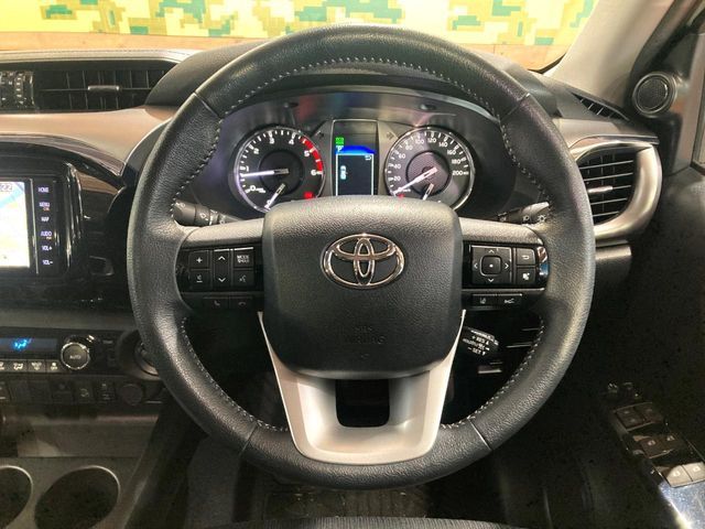 TOYOTA HILUX 4WD 2021