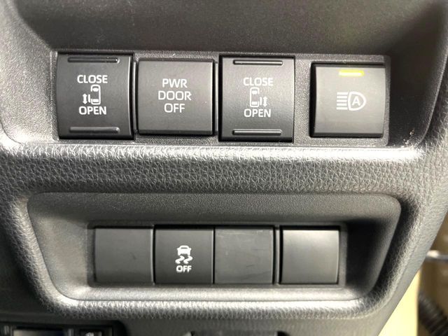 TOYOTA SIENTA HYBRID 2022