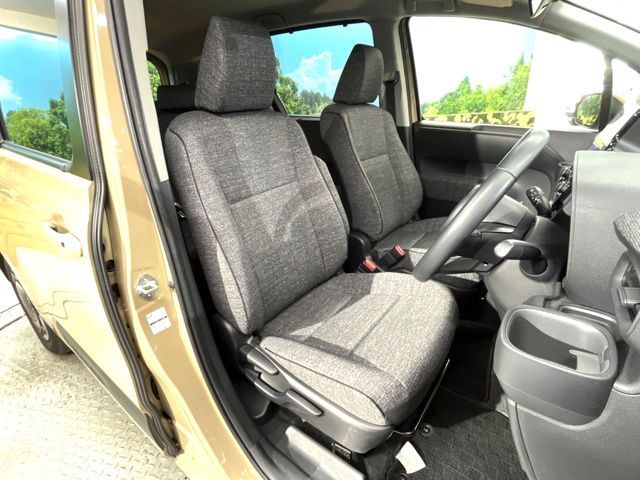 TOYOTA SIENTA HYBRID 2022