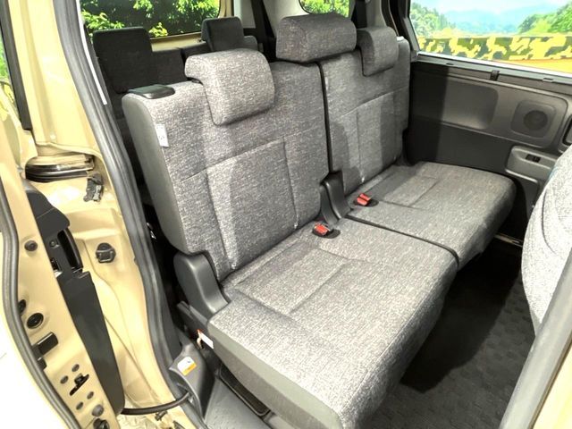 TOYOTA SIENTA HYBRID 2022