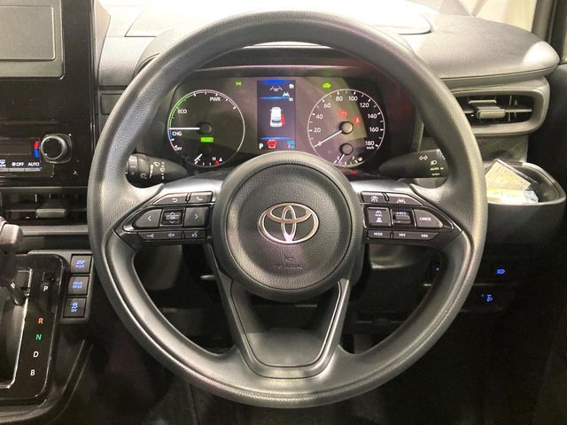 TOYOTA SIENTA HYBRID 2025