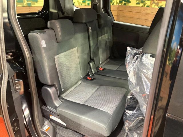 TOYOTA SIENTA HYBRID 2025