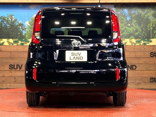 TOYOTA SIENTA HYBRID 2025