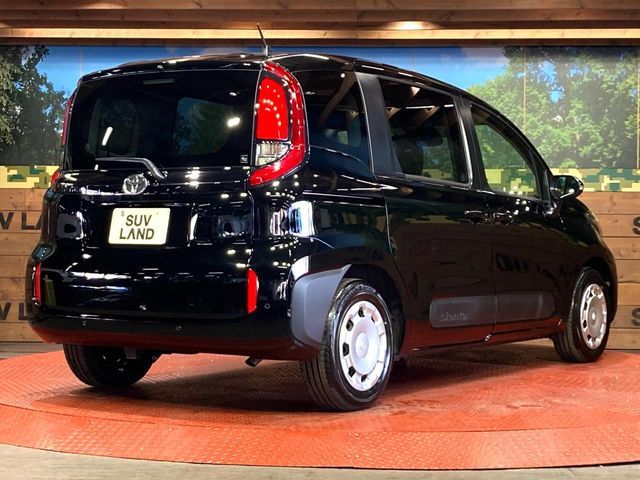 TOYOTA SIENTA HYBRID 2025