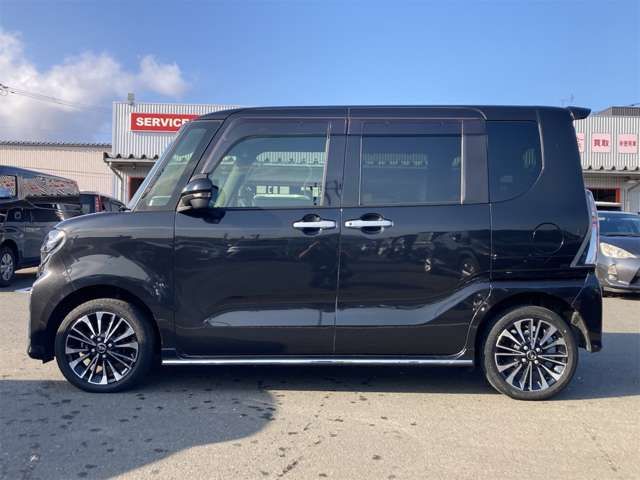 DAIHATSU TANTO CUSTOM 4WD 2022