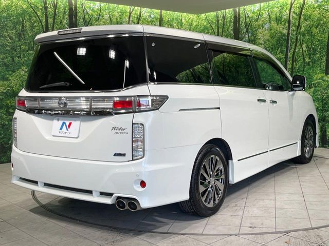 NISSAN ELGRAND 2010