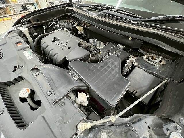 MITSUBISHI OUTLANDER 4WD 2015