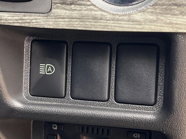 TOYOTA HIACE van 4WD 2022