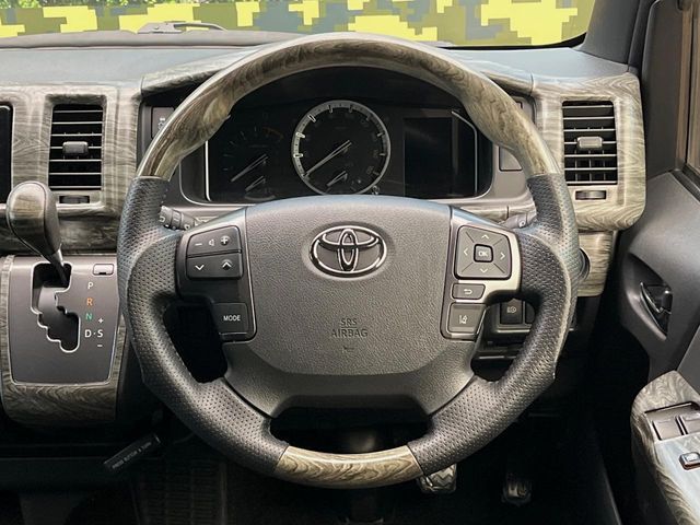 TOYOTA HIACE van 4WD 2022