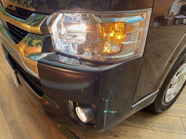 TOYOTA HIACE van 4WD 2022