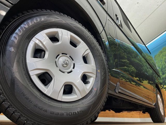 TOYOTA HIACE van 4WD 2022