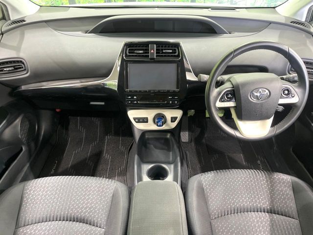 TOYOTA PRIUS 4WD 2017