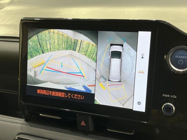 TOYOTA VOXY HYBRID 2022