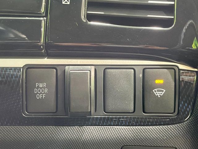 TOYOTA ESTIMA  4WD 2013