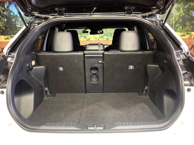 TOYOTA YARIS CROSS HYBRID 2025