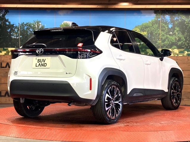 TOYOTA YARIS CROSS HYBRID 2025