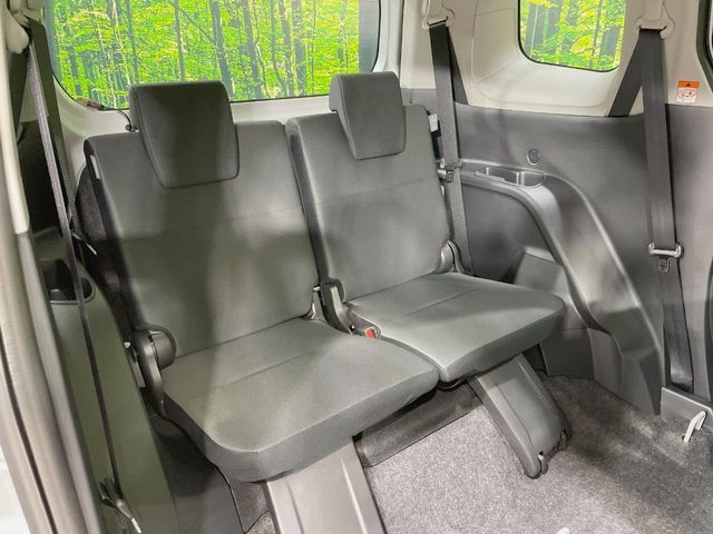 TOYOTA SIENTA HYBRID 2025