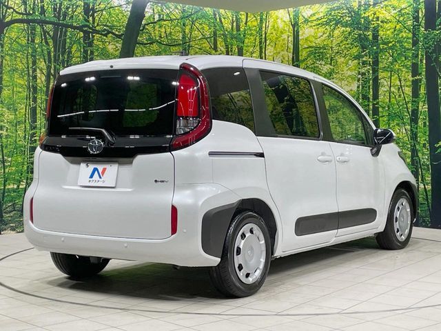 TOYOTA SIENTA HYBRID 2025
