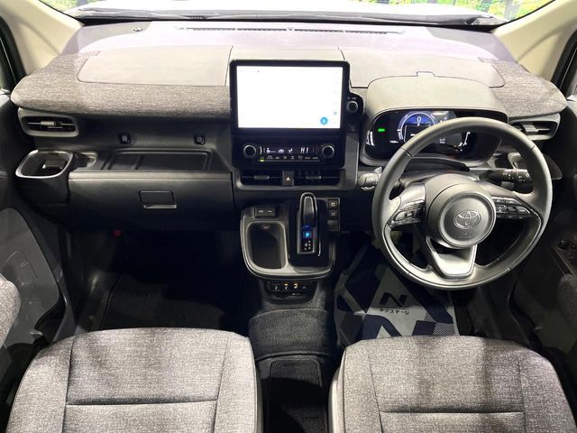 TOYOTA SIENTA HYBRID 2022