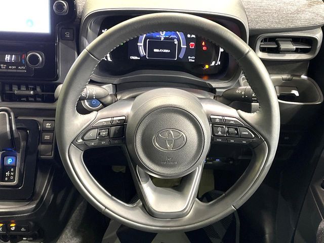 TOYOTA SIENTA HYBRID 2022