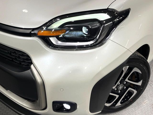 TOYOTA SIENTA HYBRID 2022
