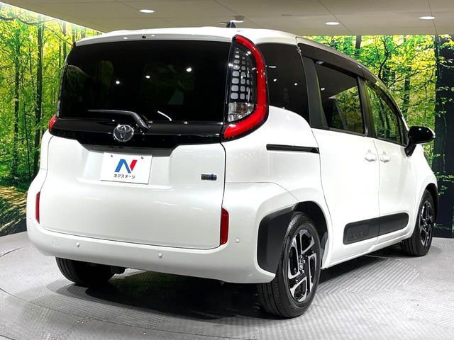 TOYOTA SIENTA HYBRID 2022