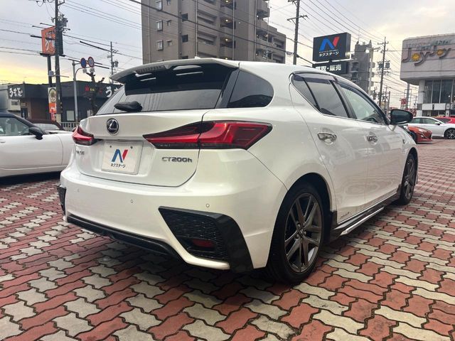 TOYOTA LEXUS CT200h 2017