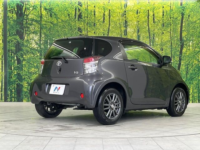 TOYOTA iQ 2010