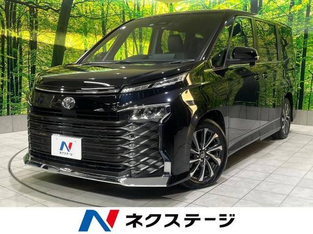 TOYOTA VOXY 2022