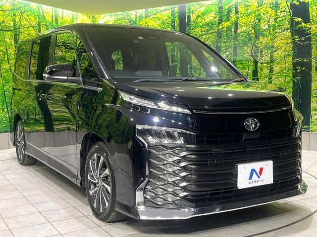 TOYOTA VOXY 2022