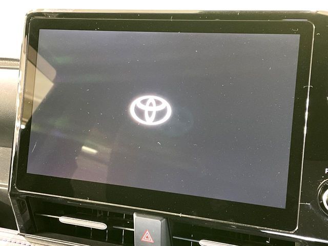 TOYOTA VOXY HYBRID 2024