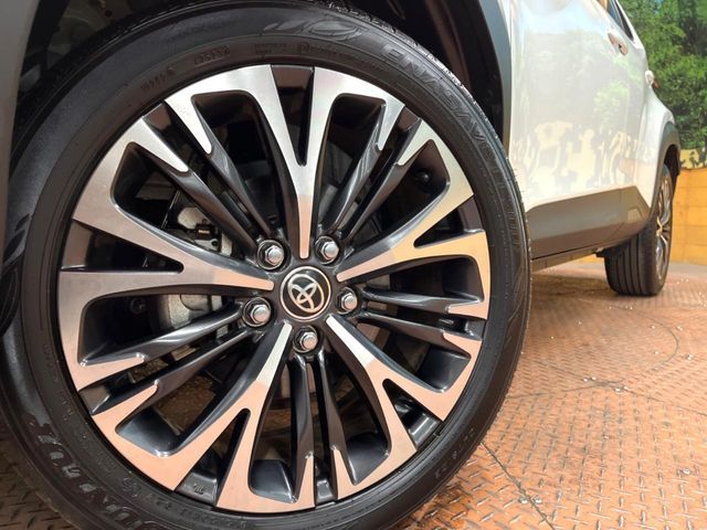 TOYOTA YARIS CROSS 2023