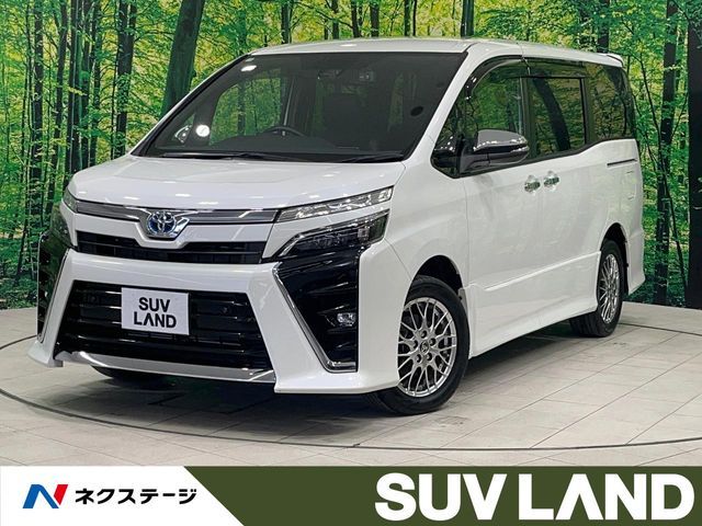 TOYOTA VOXY HYBRID 2020