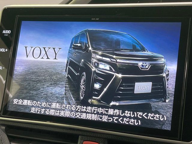 TOYOTA VOXY HYBRID 2020