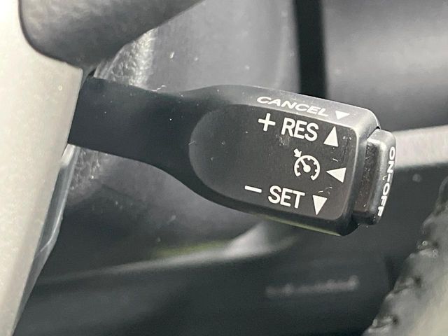 TOYOTA VOXY HYBRID 2020