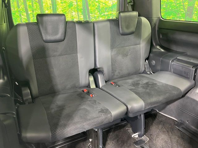 TOYOTA VOXY HYBRID 2020