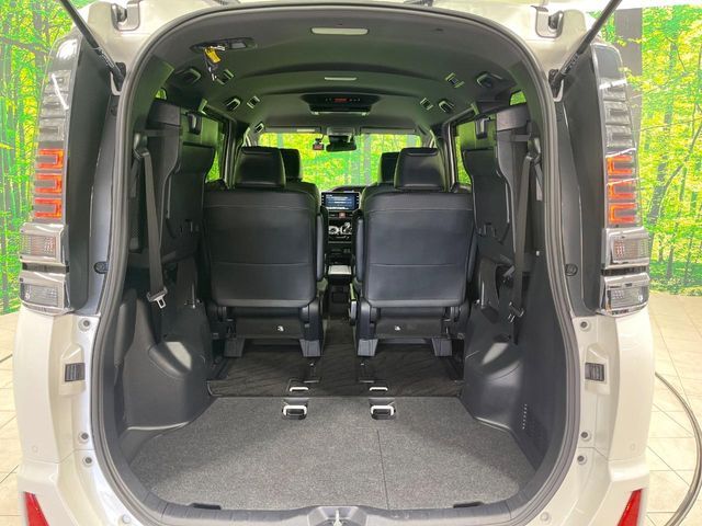 TOYOTA VOXY HYBRID 2020