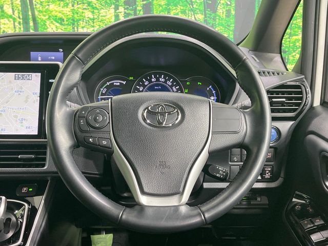 TOYOTA VOXY HYBRID 2020