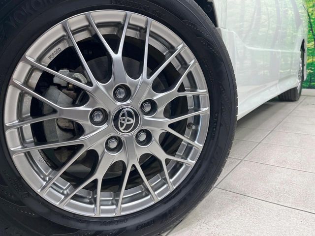 TOYOTA VOXY HYBRID 2020