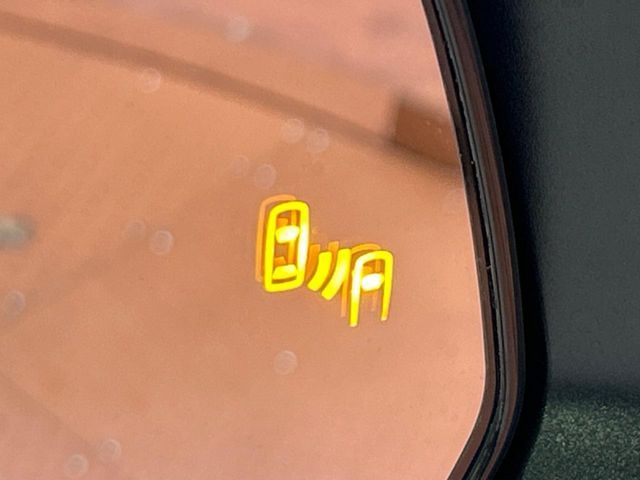 TOYOTA VOXY HYBRID 2023