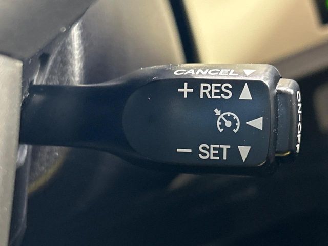 TOYOTA NOAH HYBRID 2017