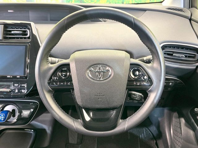 TOYOTA PRIUS 2019