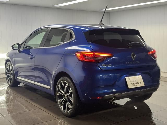 RENAULT RENAULT LUTECIA 2023