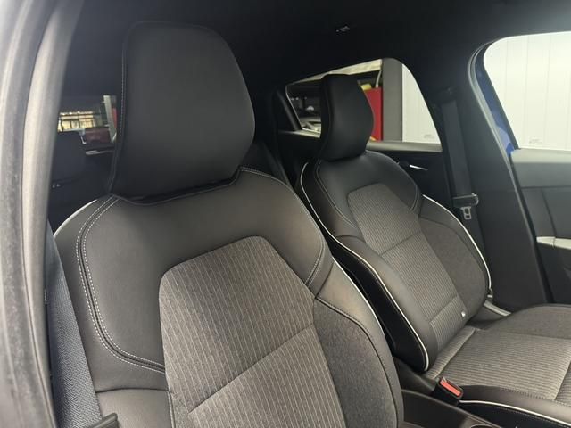 RENAULT RENAULT LUTECIA 2023