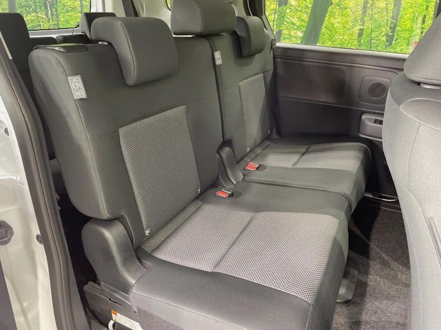 TOYOTA SIENTA HYBRID 2025